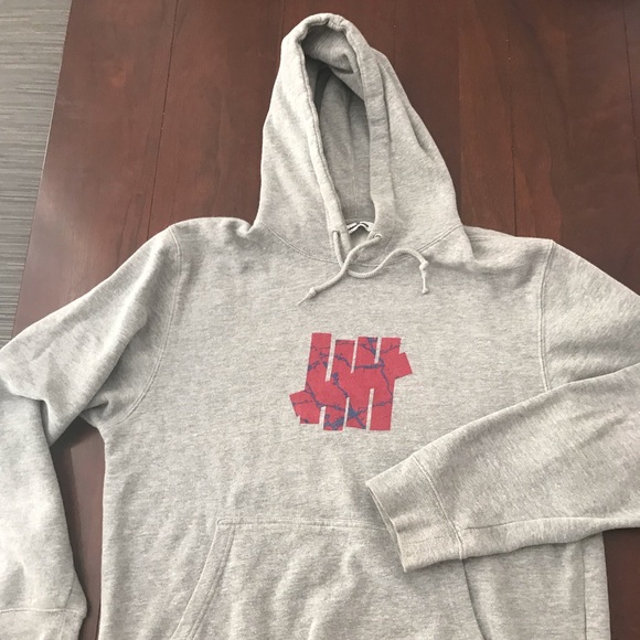 Undefeated Men’s Large Hoodie - Picture 2 of 3